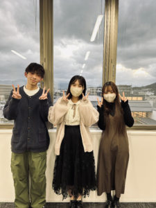 3人