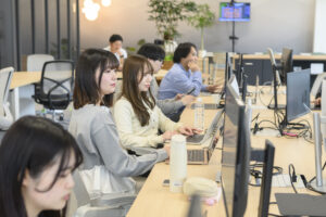 中州支社女性社員