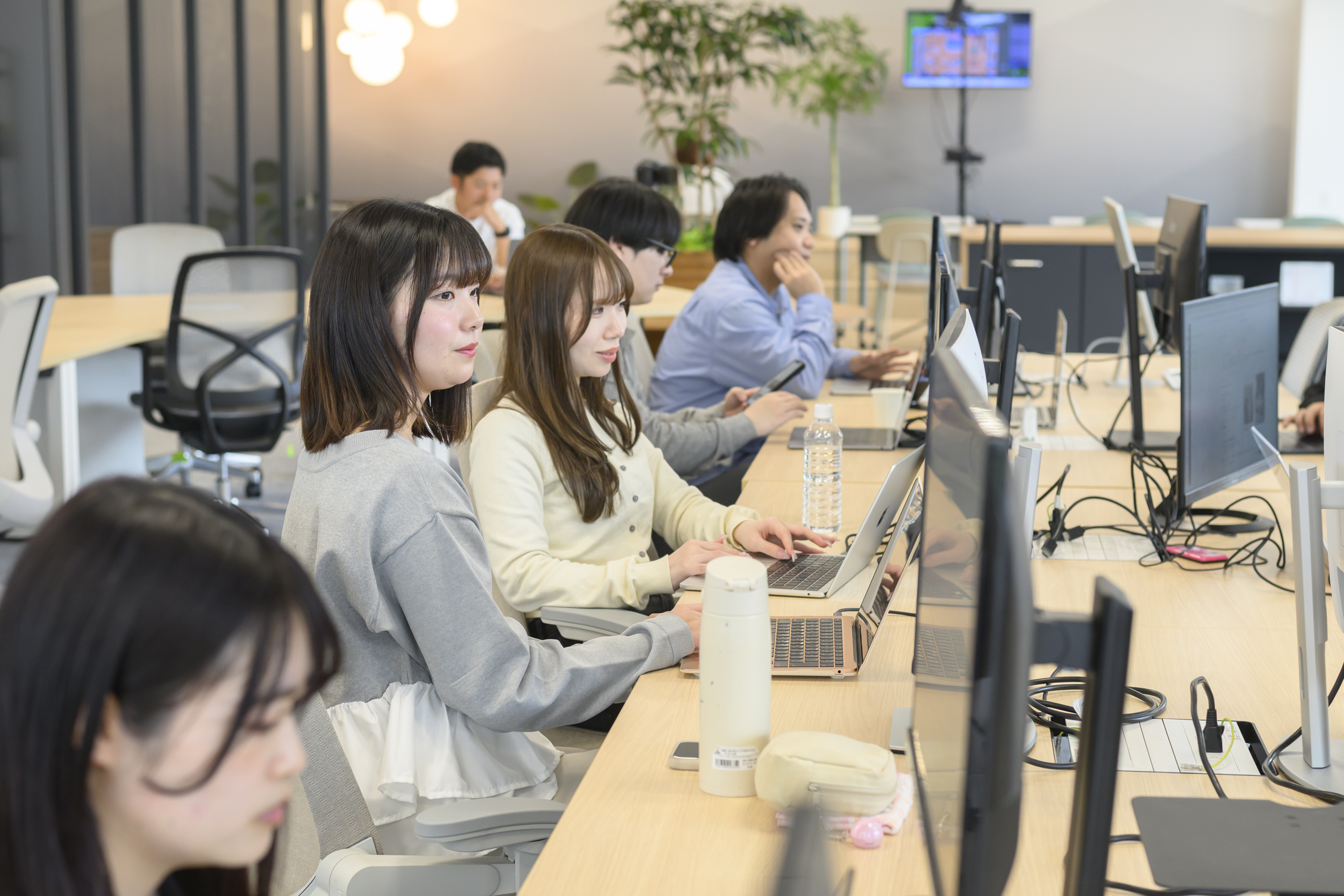 中州支社女性社員